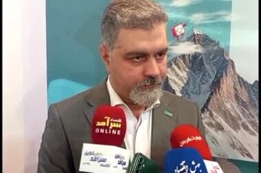 تحول دیجیتال در بیمه دی؛ از صدور آنلاین بیمه‌نامه تا سوپر اپلیکیشن هوشمند «دی دار»